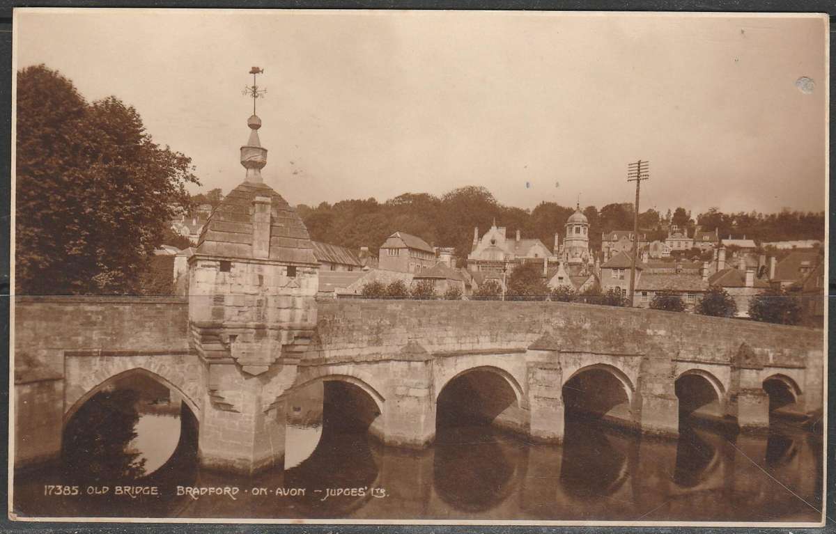 A PICTURE POST CARD SHOWING OLD BRIDGE BRADFORD-ON-AVON MINT LOOK SCAN