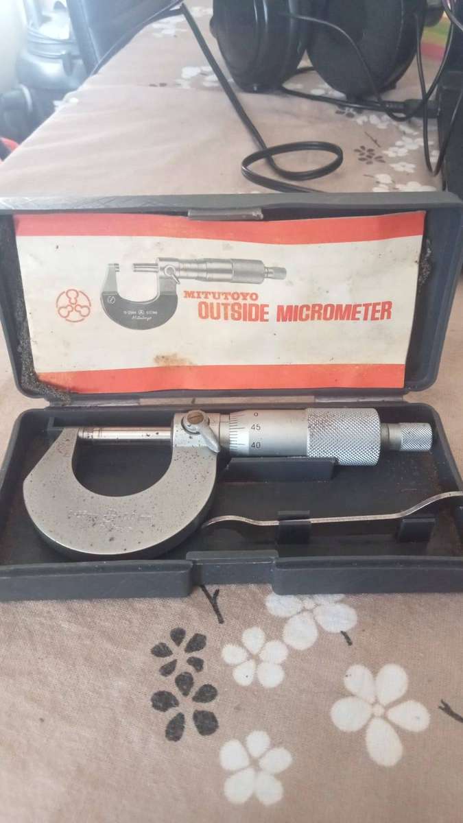 Mitutoyo 0-25mm Outside Micrometer (Model 101-103)