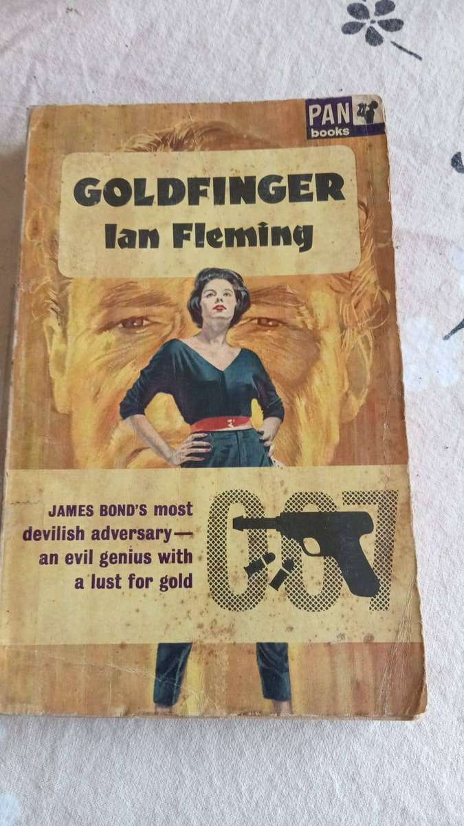 Goldfinger by Ian Fleming - Vintage 1963 Pan Books Paperback (G455)