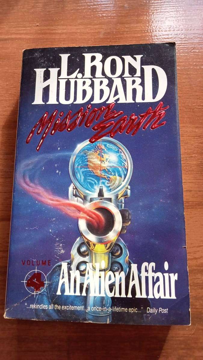 An Alien Affair: Mission Earth Volume 4  L. Ron Hubbard (Paperback, Vintage)