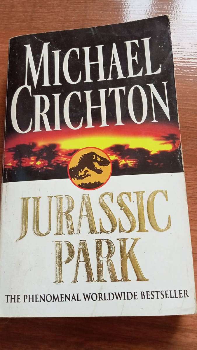 Jurassic Park - Michael Crichton (Arrow Books, 1991 Vintage Paperback)