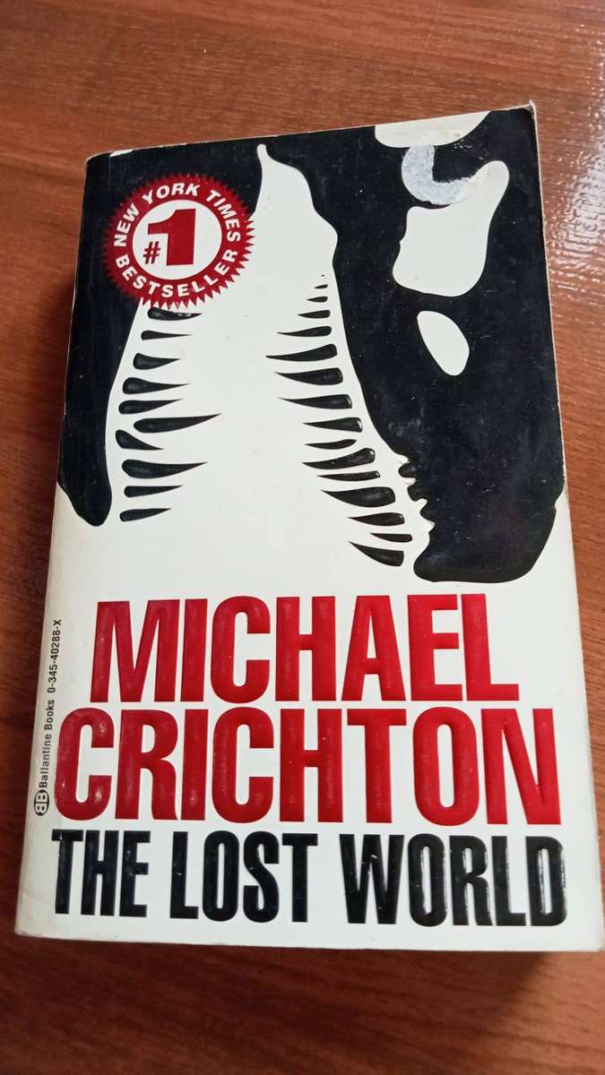 The Lost World (Jurassic Park Book 2) - Michael Crichton (Ballantine Books, 1996 First Printing)