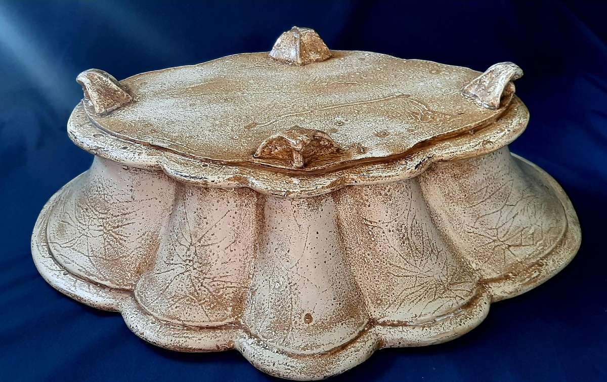 STATEMENT CERAMIC CENTERPIECE BOWL - ARTISAN ELEGANCE MEETS GRAND SCALE