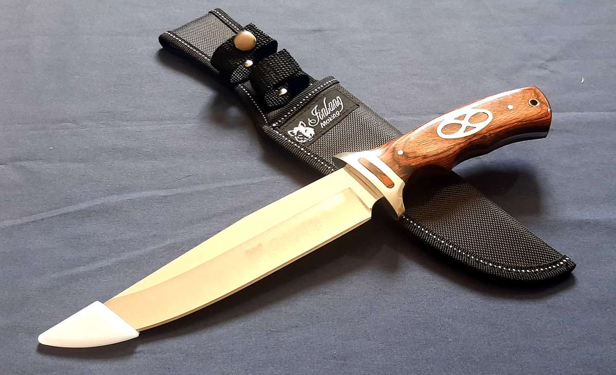 BEAUTIFUL 33CM HUNTING KNIFE WITH WOODEN HANDLE