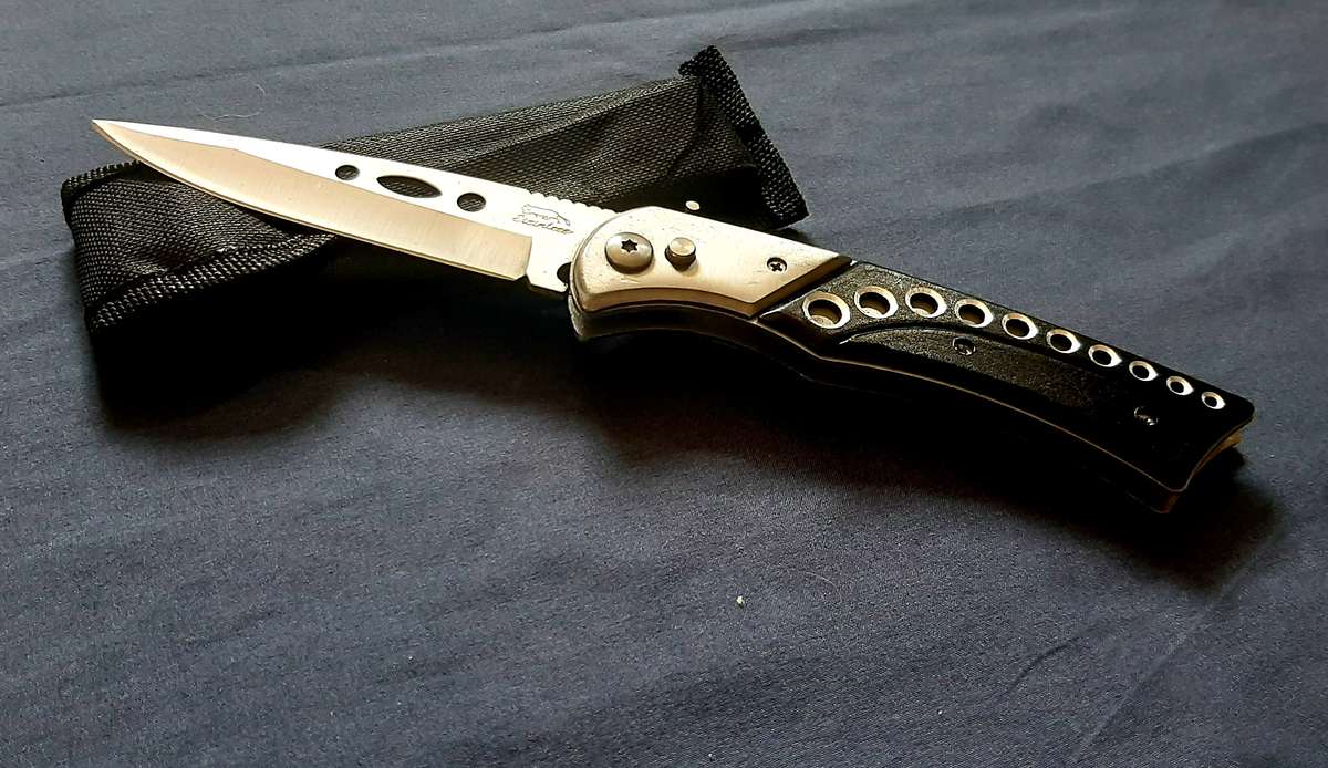 BEAUTIFUL CRAFTED 24CM SWITCHBLADE KNIFE