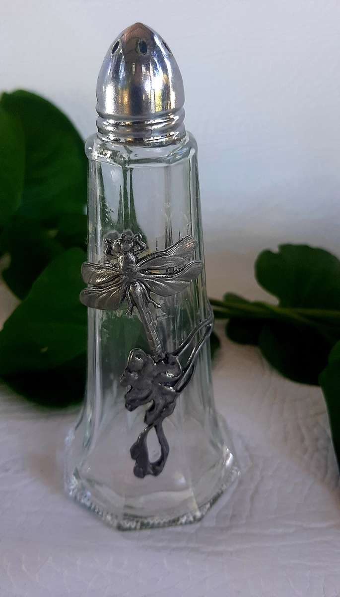 EXQUISITE VINTAGE PEWTER CRUET & SHAKER SET