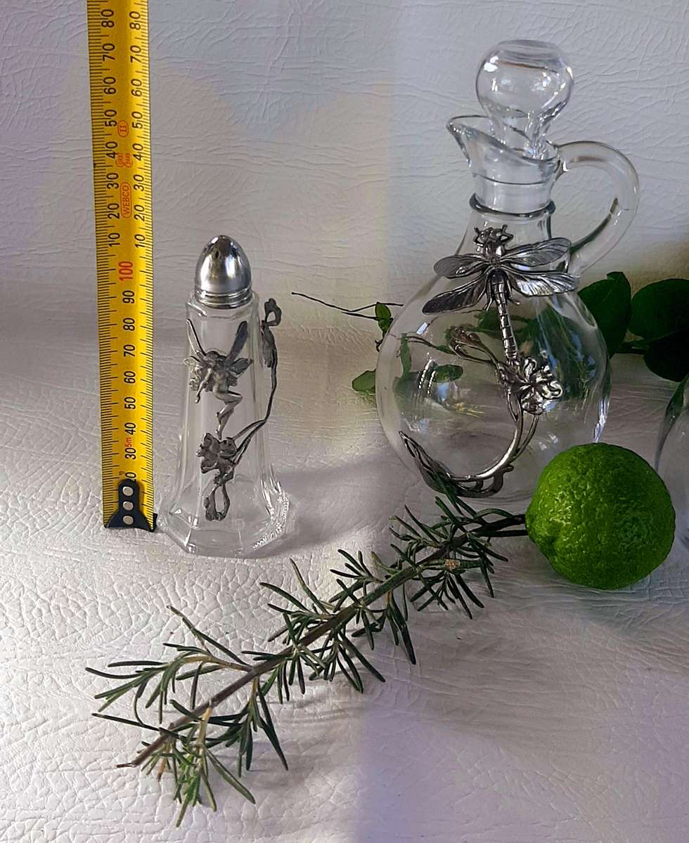 EXQUISITE VINTAGE PEWTER CRUET & SHAKER SET