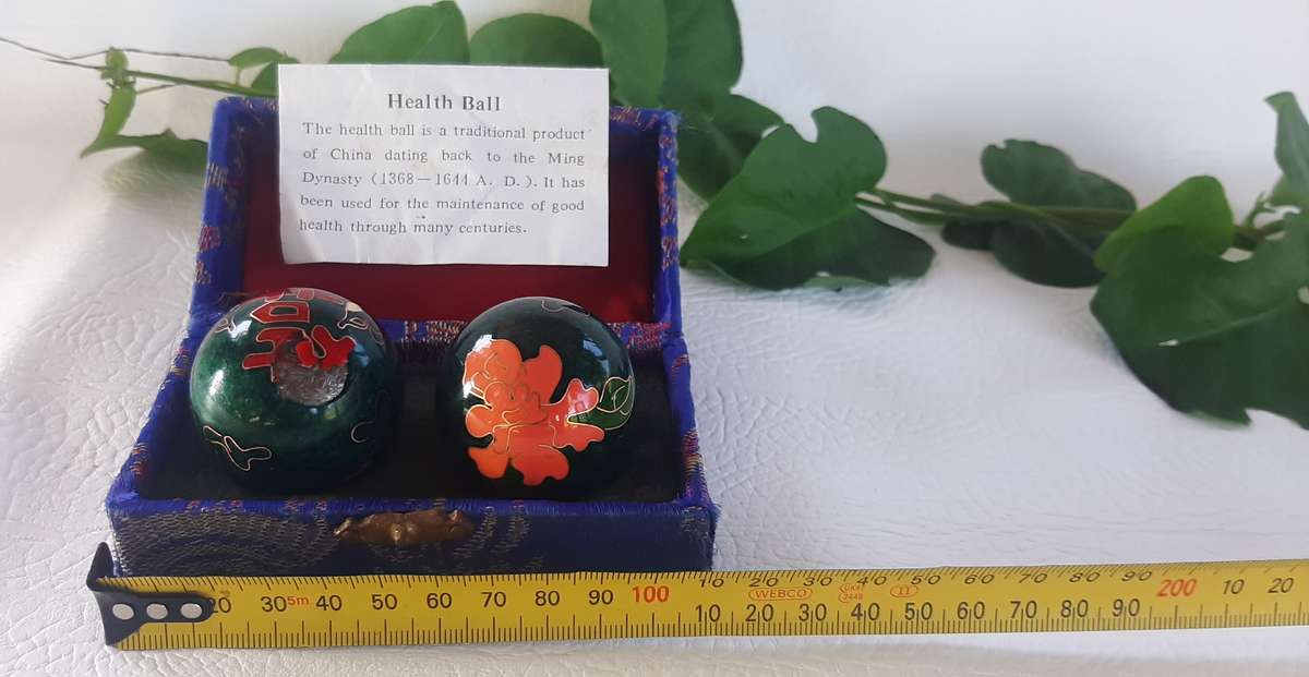 ELEGANT CHIMING BAODING BALLS WITH ORIGINAL BOX