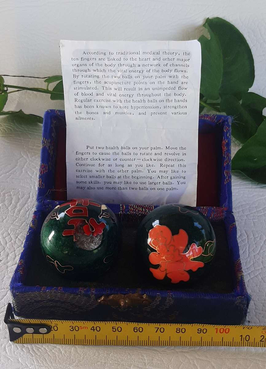ELEGANT CHIMING BAODING BALLS WITH ORIGINAL BOX