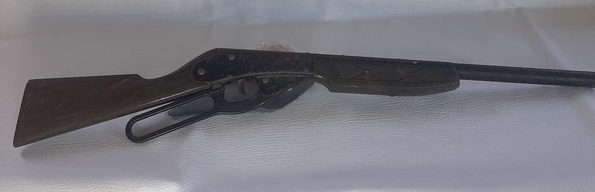 VINTAGE DAISY MODEL 660 BB GUN