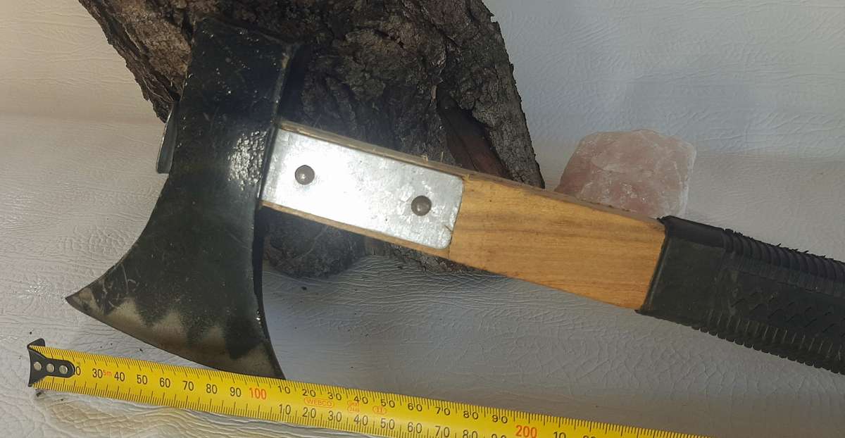 RUGGED HANDCRAFTED SURVIVAL AXE
