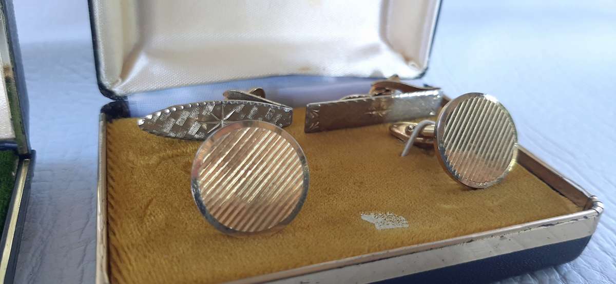 VINTAGE CUFFLINKS & TIE CLIP SETS - ELEGANT & TIMELESS