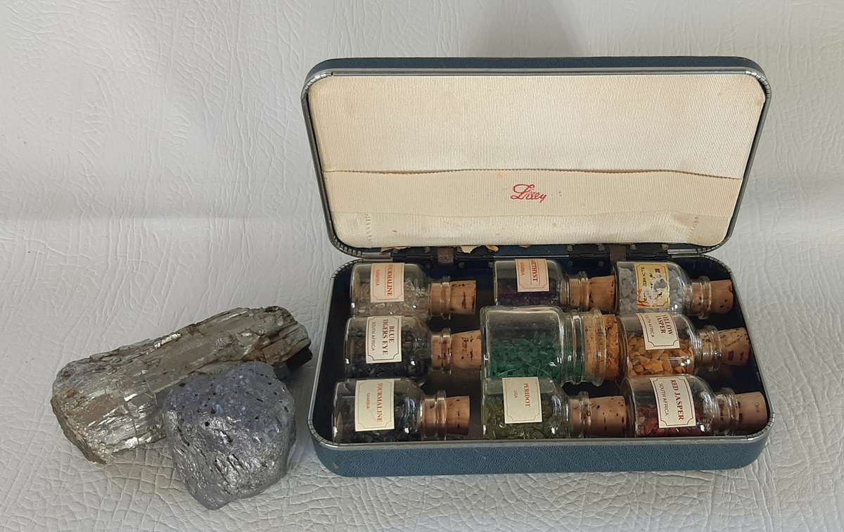 RARE VINTAGE GEMSTONE BOTTLE COLLECTION - PERFECT FOR JEWELLERY MAKERS & CRAFTERS!!!