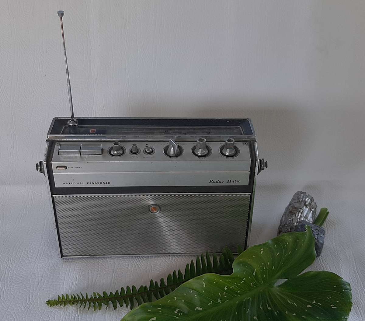 NATIONAL PANASONIC RF-980W  -  A RARE SOUTH AFRICAN MADE VINTAGE TREASURE!