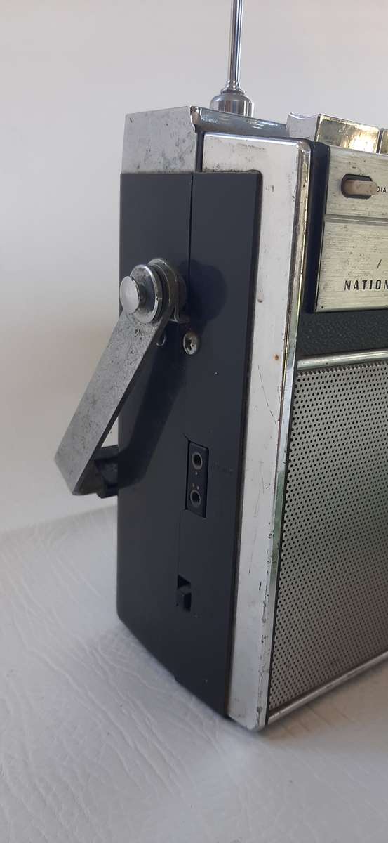 NATIONAL PANASONIC RF-980W  -  A RARE SOUTH AFRICAN MADE VINTAGE TREASURE!