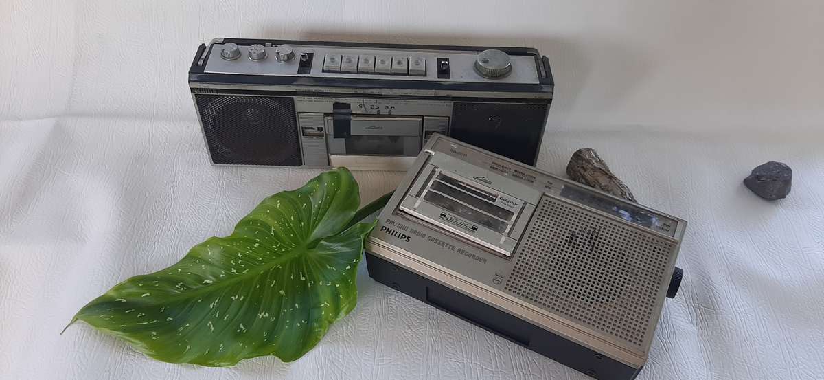 VINTAGE PHILIPS TAPE DECK RADIOS - UNTESTED