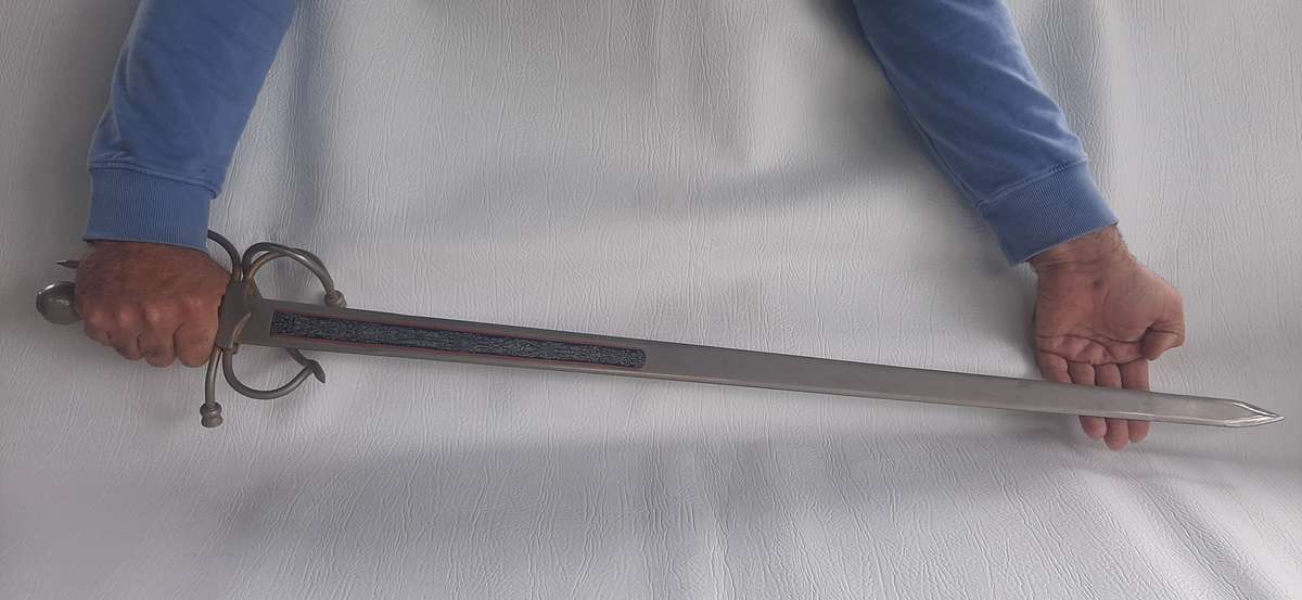SPANISH TOLEDO SWORD - A LEGACY OF CRAFTSMANSHIP AND HISTORY (101CM)
