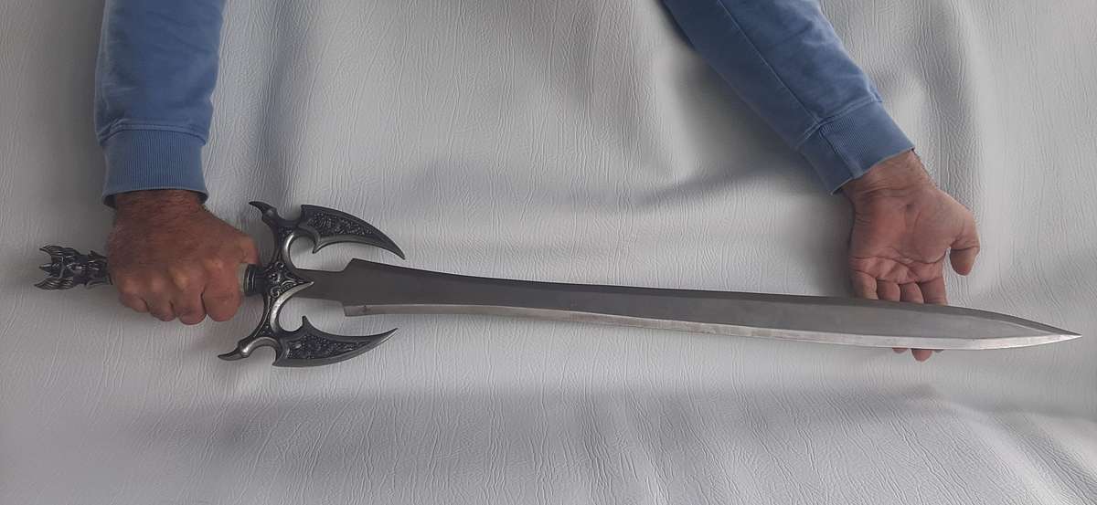 KIT RAE INSPIRED SWORD OF DARKNESS - A BLADE FORGED IN LEGEND