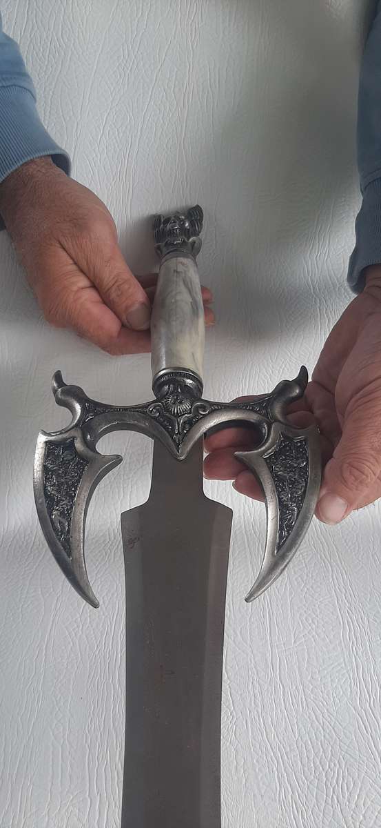 KIT RAE INSPIRED SWORD OF DARKNESS - A BLADE FORGED IN LEGEND