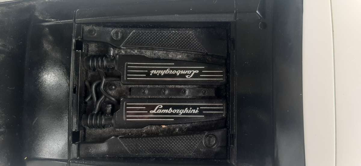 LARGE 50cm REMOTE-CONTROL LAMBORGHINI - UNTESTED, INCLUDES 6V BATTERY AND CHARGER