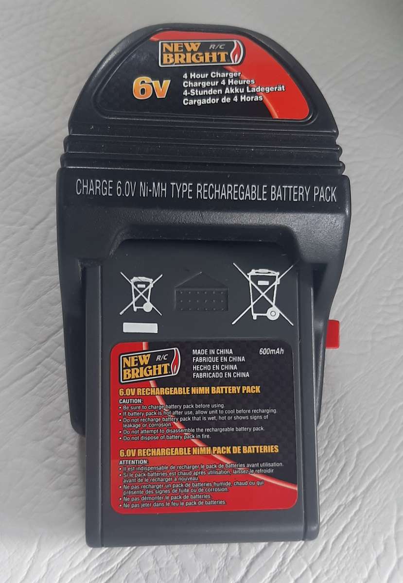 LARGE 50cm REMOTE-CONTROL LAMBORGHINI - UNTESTED, INCLUDES 6V BATTERY AND CHARGER