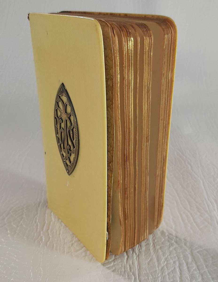 ANTIQUE BOOK OF COMMON PRAYER - RUBY 32mo EDITION