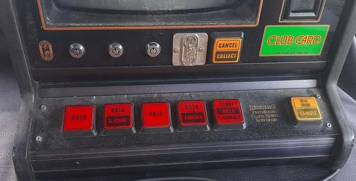 VINTAGE NOVOMATIC POKER MACHINE - A FORGOTTEN KING OF THE CARD TABLE