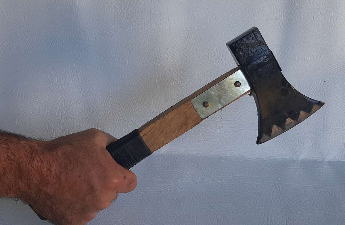 RUGGED HANDCRAFTED SURVIVAL AXE