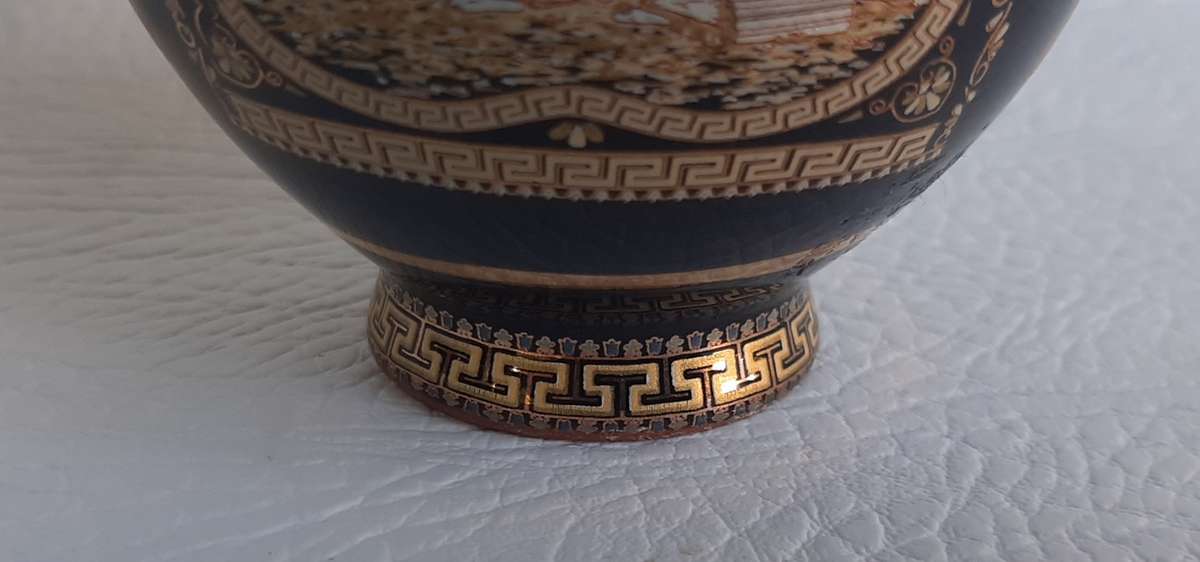 EXQUISITE 24K GOLD-GILDED GREEK CERAMIC VASE - A TIMELESS TREASURE