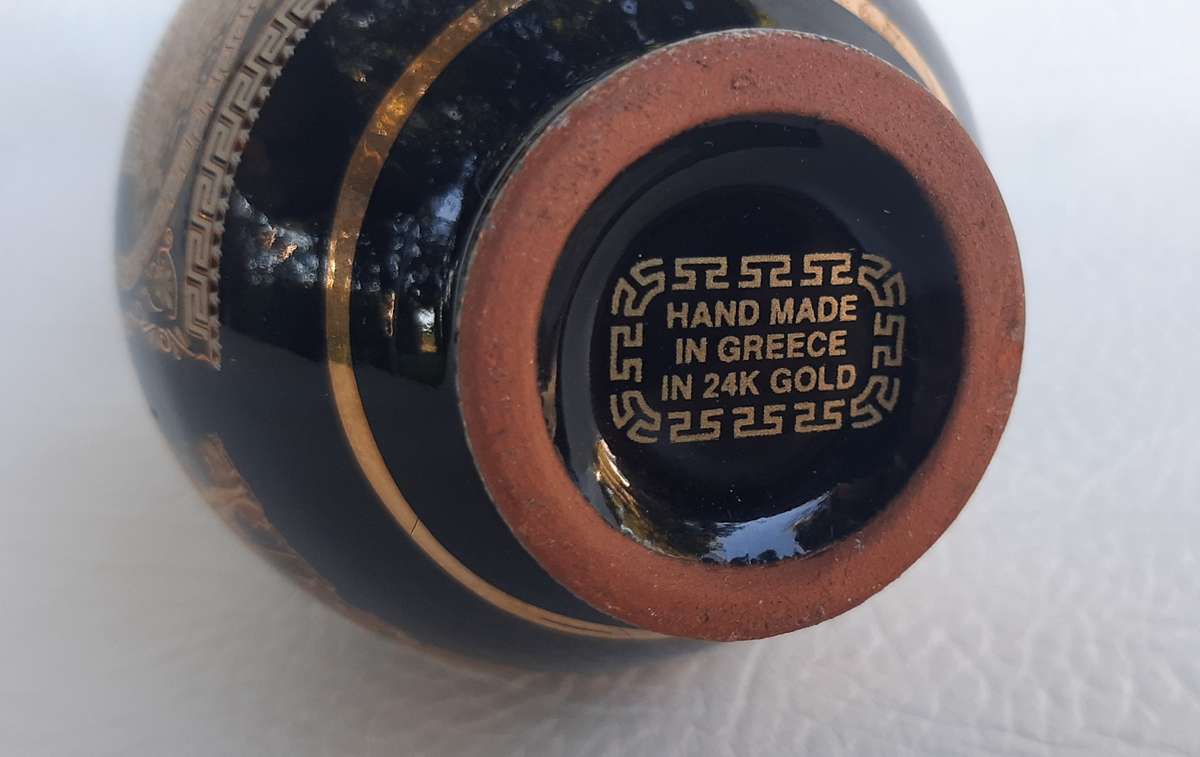 EXQUISITE 24K GOLD-GILDED GREEK CERAMIC VASE - A TIMELESS TREASURE