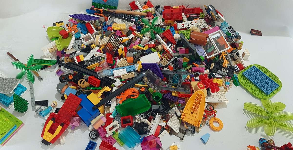 ULTIMATE LEGO COLLECTOR'S LOT - MINIFIGURES, BLOCKS & BUILDS!