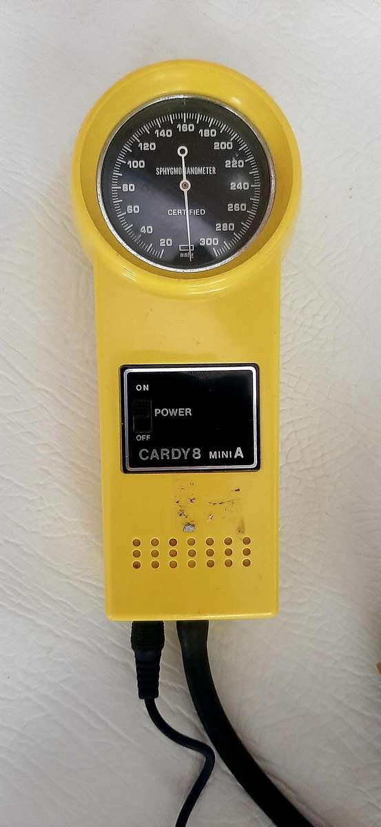 RARE VINTAGE CARDY8 SPHYGMOMANOMETER - A COLLECTOR'S GEM!