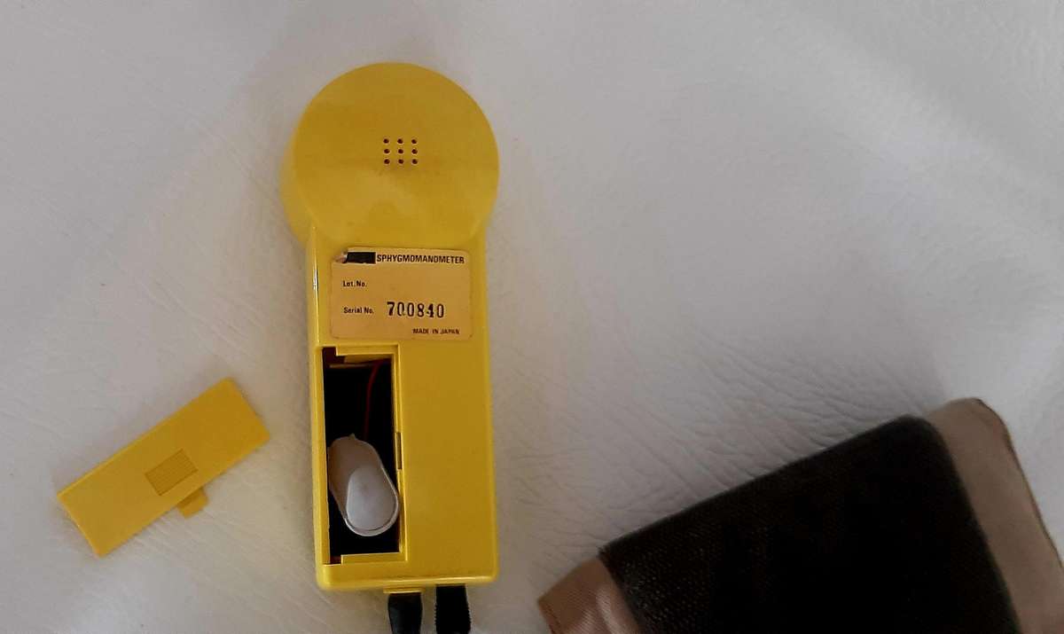 RARE VINTAGE CARDY8 SPHYGMOMANOMETER - A COLLECTOR'S GEM!