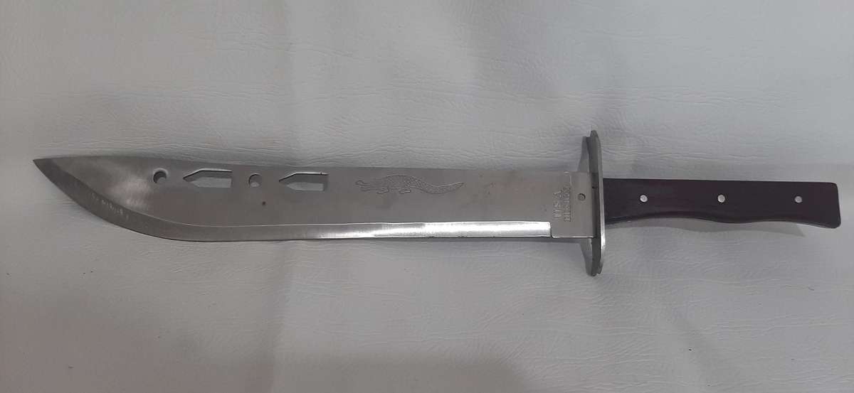 RARE CROCODILE-ENGRAVED TACTICAL KNIFE - 61cm FULL LENGTH