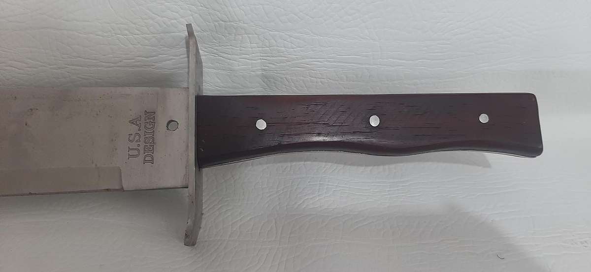 RARE CROCODILE-ENGRAVED TACTICAL KNIFE - 61cm FULL LENGTH