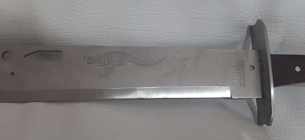 RARE CROCODILE-ENGRAVED TACTICAL KNIFE - 61cm FULL LENGTH