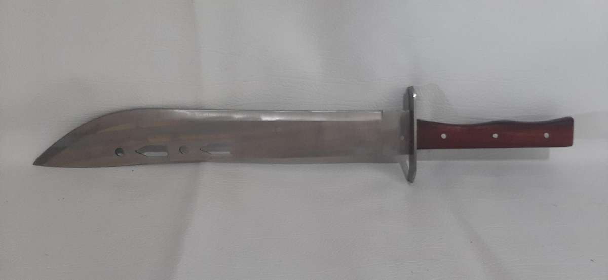 RARE CROCODILE-ENGRAVED TACTICAL KNIFE - 61cm FULL LENGTH