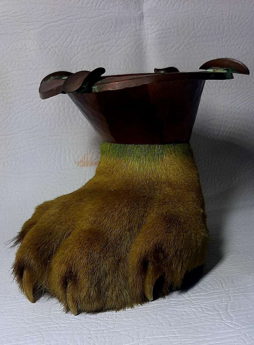 ANTIQUE LION'S CLAW & COPPER ASHTRAY - LATE 19TH CENTURY ELEGANCE