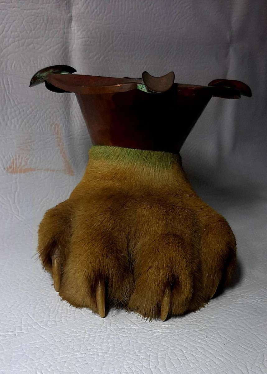ANTIQUE LION'S CLAW & COPPER ASHTRAY - LATE 19TH CENTURY ELEGANCE