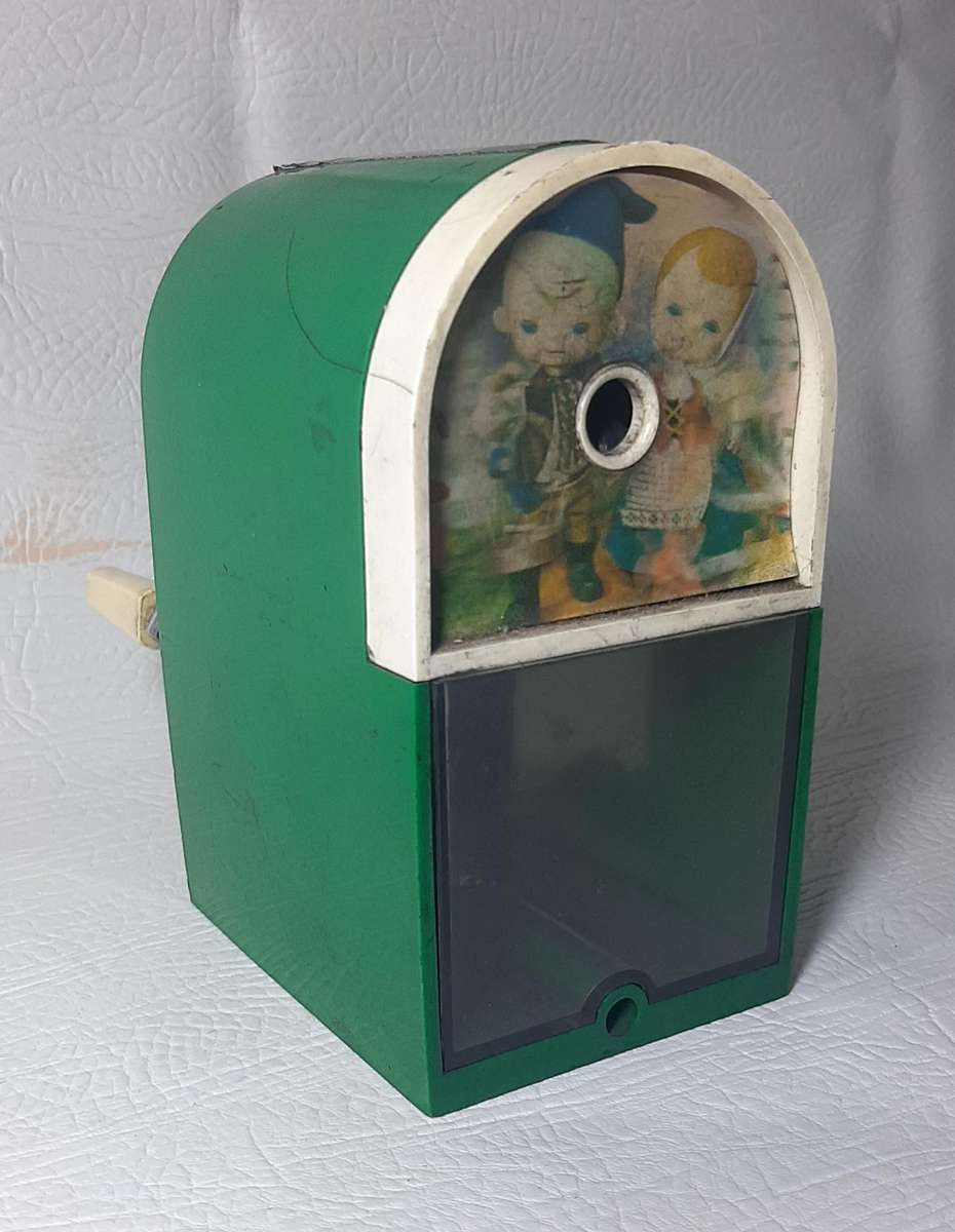 VINTAGE TOMBOW MANUAL PENCIL SHARPENER - WORKING CONDITION