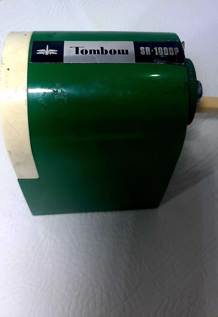 VINTAGE TOMBOW MANUAL PENCIL SHARPENER - WORKING CONDITION