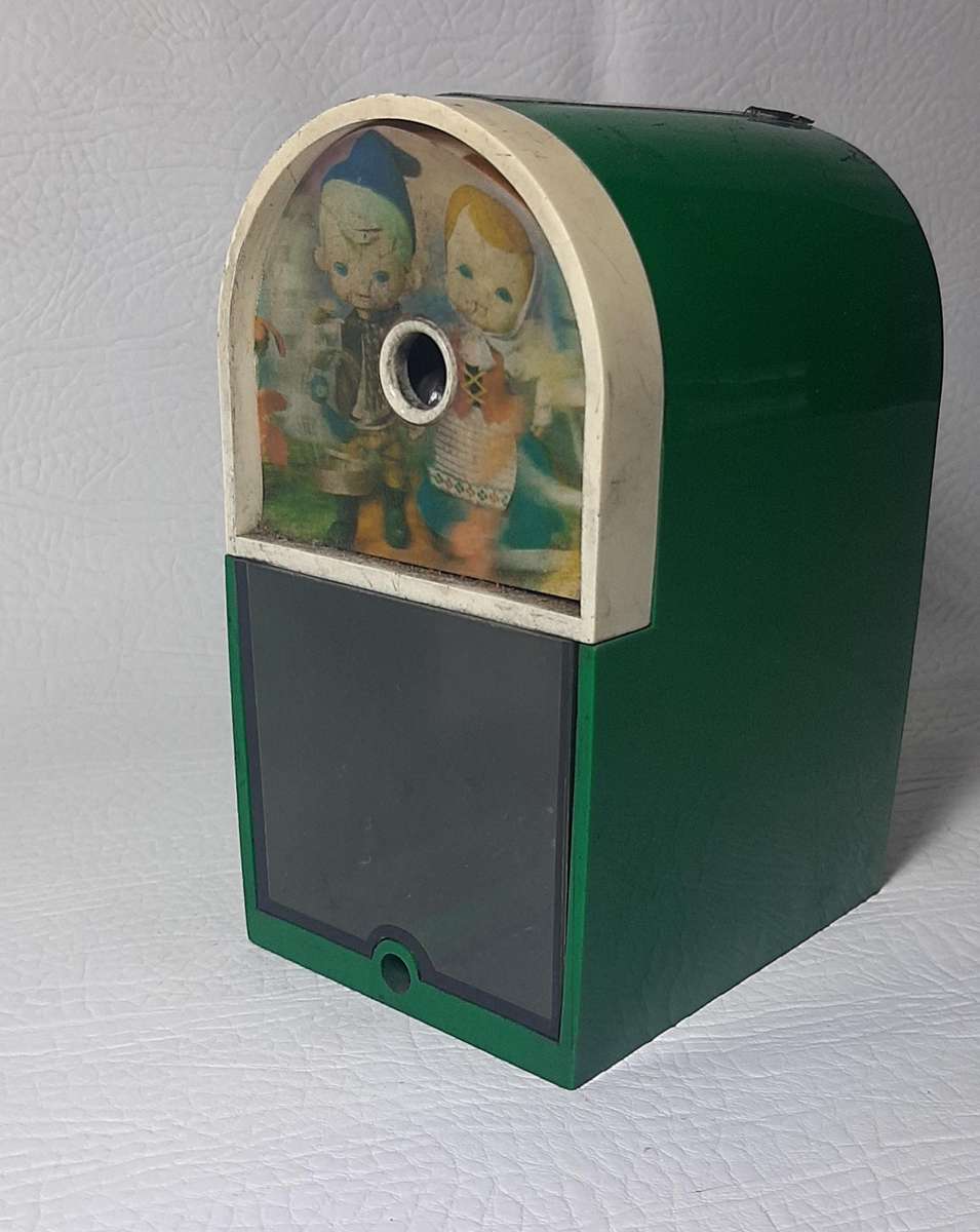 VINTAGE TOMBOW MANUAL PENCIL SHARPENER - WORKING CONDITION