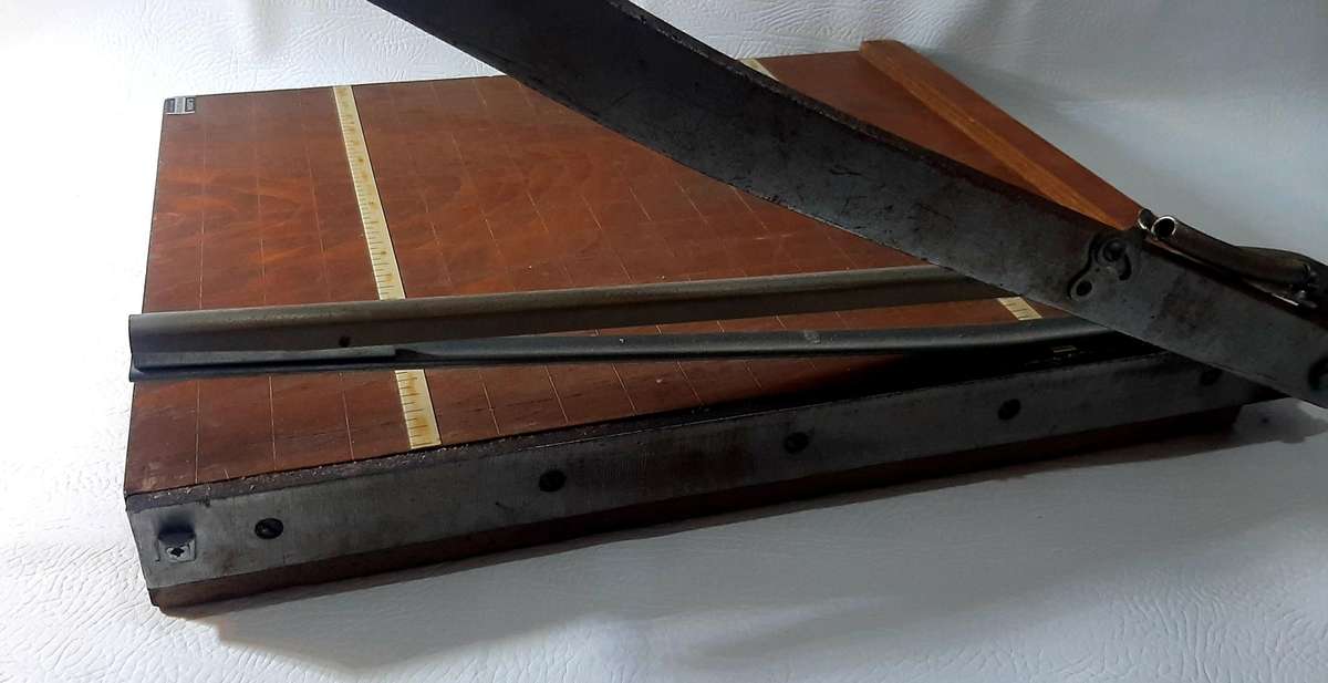 VINTAGE LION PAPER CUTTER - FULLY FUNCTIONAL & COLLECTIBLE