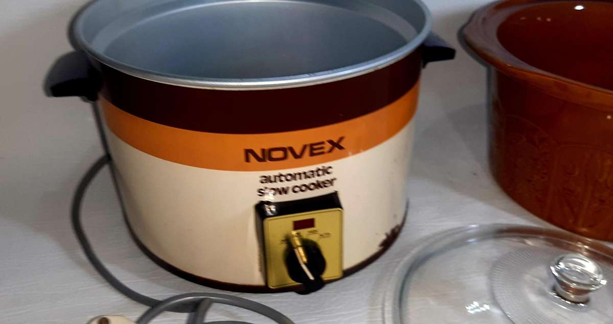 VINTAGE NOVEX AUTOMATIC SLOW COOKER - CLASSIC 1970'S RETRO KITCHENWARE