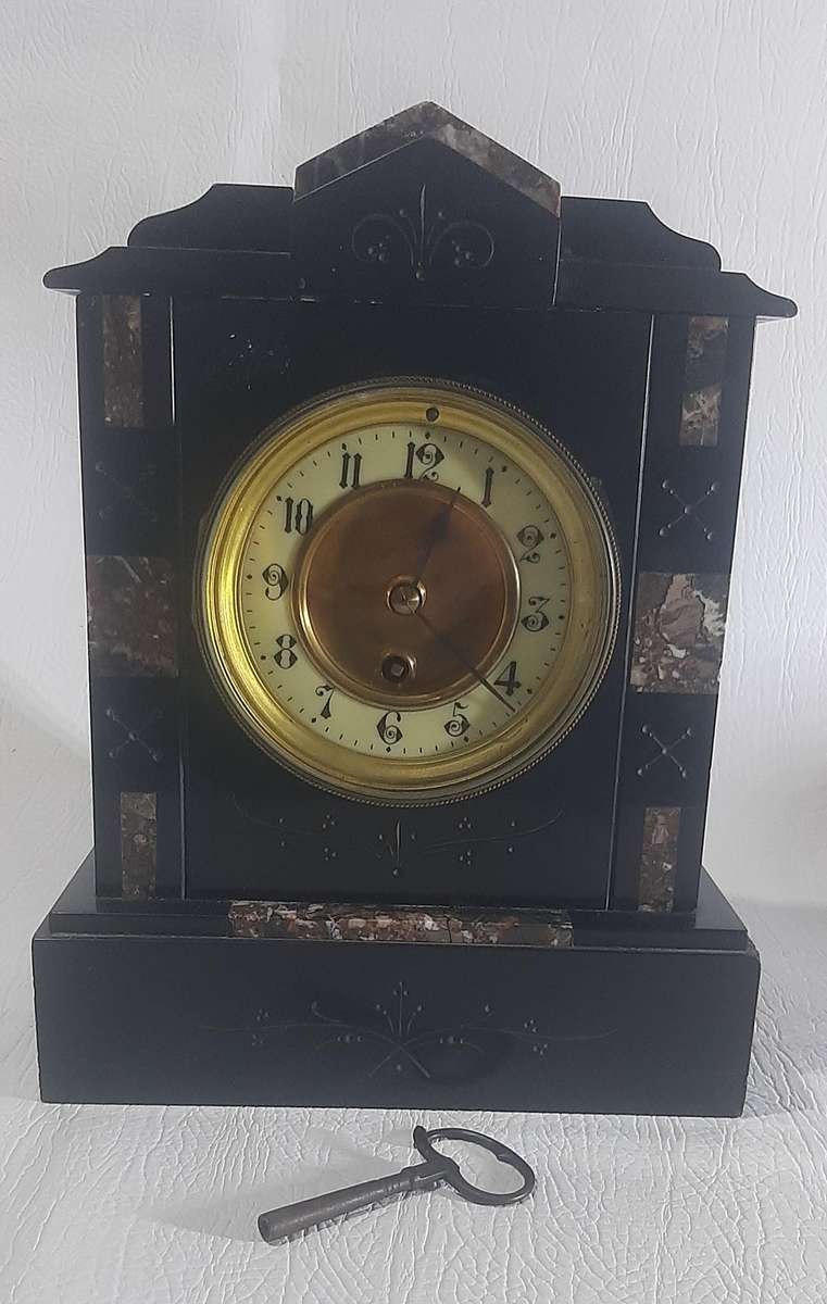 VICTORIAN SLATE MANTEL CLOCK - A TIMELESS TREASURE FROM THE 19th CENTURY