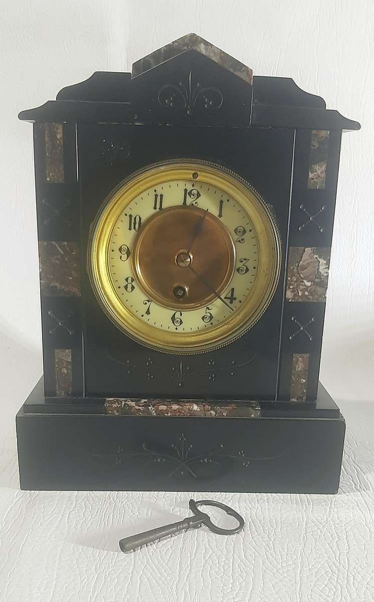 VICTORIAN SLATE MANTEL CLOCK - A TIMELESS TREASURE FROM THE 19th CENTURY