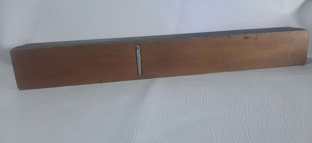 VINTAGE HANDCRAFTED WOOD PLANER - A TIMELESS TOOL OF MASTERY (61cm)