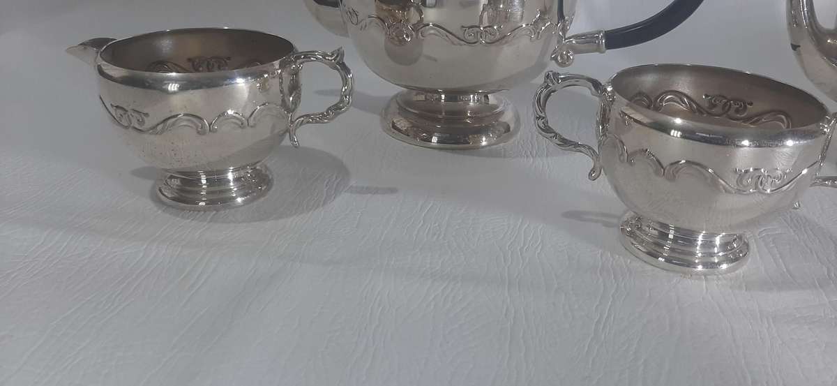 ELEGANT SILVER-PLATED TEA SERVICE SET - TIMELESS CLASSIC