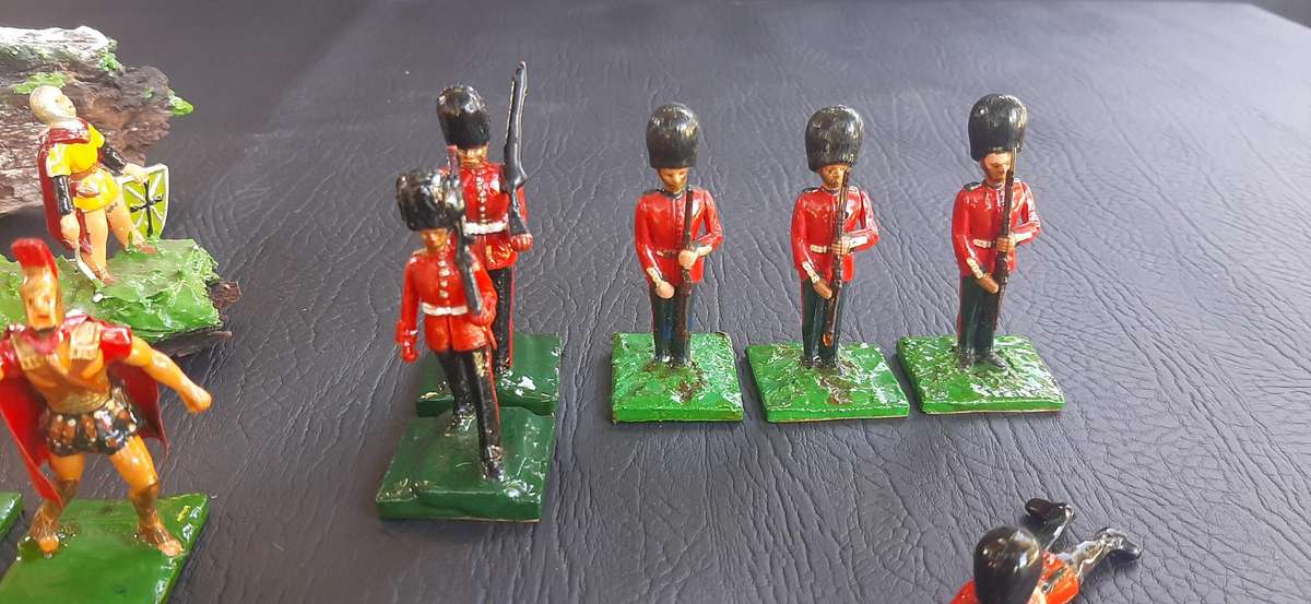 A TIMEWORN BATTALION OF HISTORY - VINTAGE RESIN TOY SOLDIERS