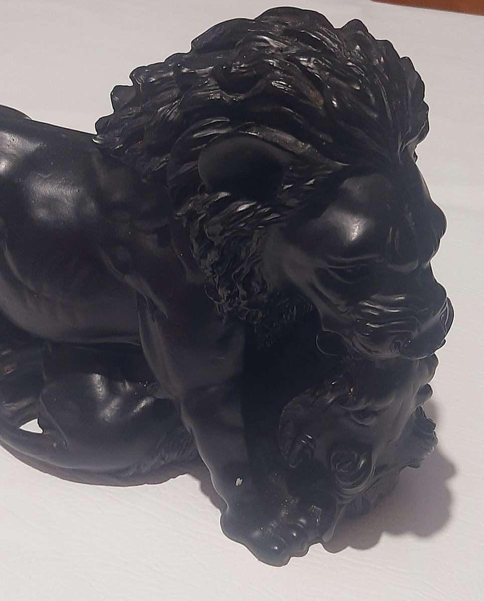 MAJESTIC LION vs WARTHOG RESIN SCULPTURE - EXQUISITE WILDLIFE ART